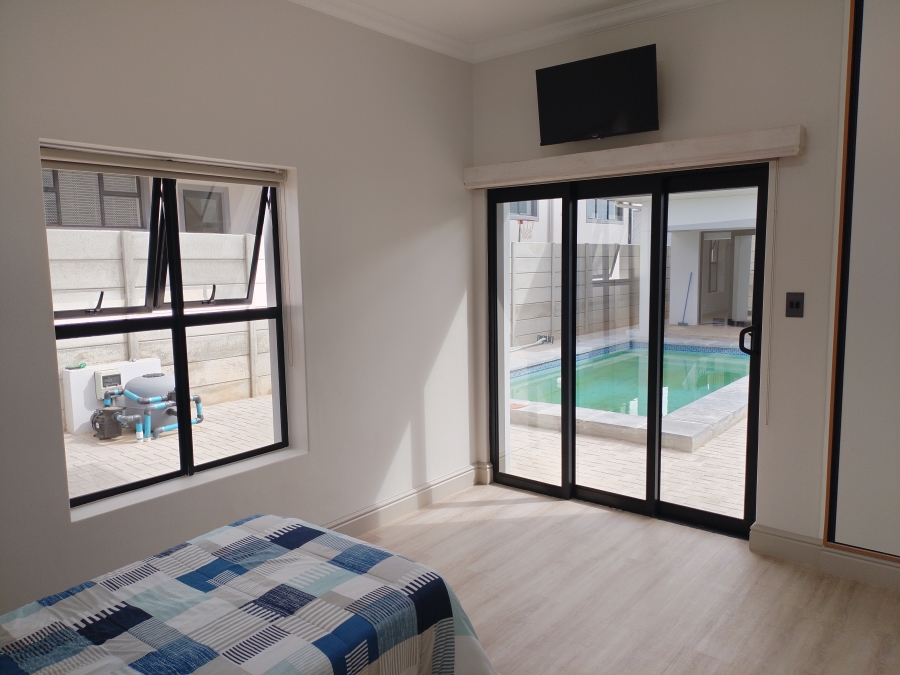 5 Bedroom Property for Sale in Tafelzicht Western Cape